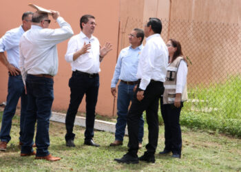 Da Elías Retes banderazo a rehabilitación de estacionamiento de oficinas del SNTE 54
