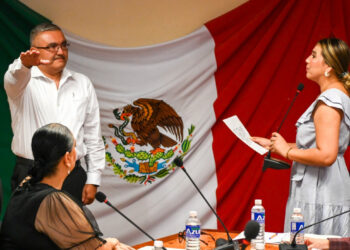 Toma protesta nuevo contralor del municipio de Agua Prieta