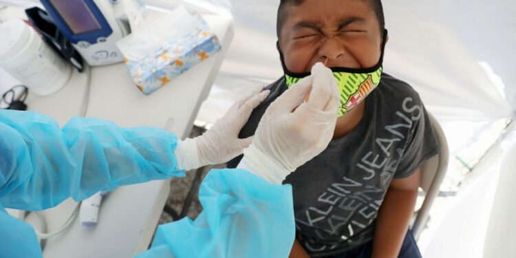 Covid-19 en México: Observan comportamiento más grave en menores de un año y de 1 a 4 años