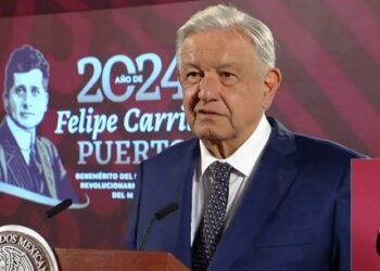 Ex consejeros del INE están como la Chimoltrufia: AMLO