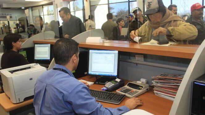 ¡Reanudan servicios de pago en trámites!