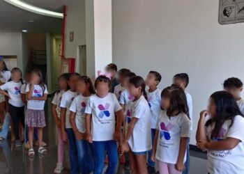 Niñas y niños de La Cholla-Los Arroyos visitan instalaciones del C5i en Hermosillo