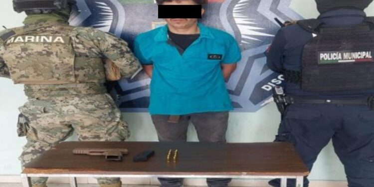 Detecta y aprehende policía municipal a hombre con arma de fuego durante operativo