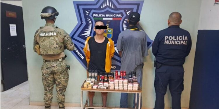 Captura Corporación policial a 3 por robo a comercio