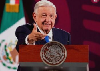 Afirma López Obrador intento de captura de Corral, especie de «venganza» del PAN y el PRI