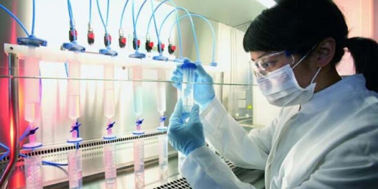 Científicos japoneses crean tratamiento contra COVID-19 con células inmunitarias sintéticas