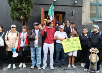 Trabajadores del PJF realizan «clausura simbólica» de la sede de SCJN