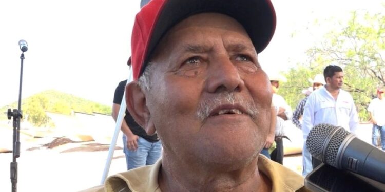 Agradecen habitantes de Las Guásimas a Gobernador Durazo por entrega de equipo pesquero