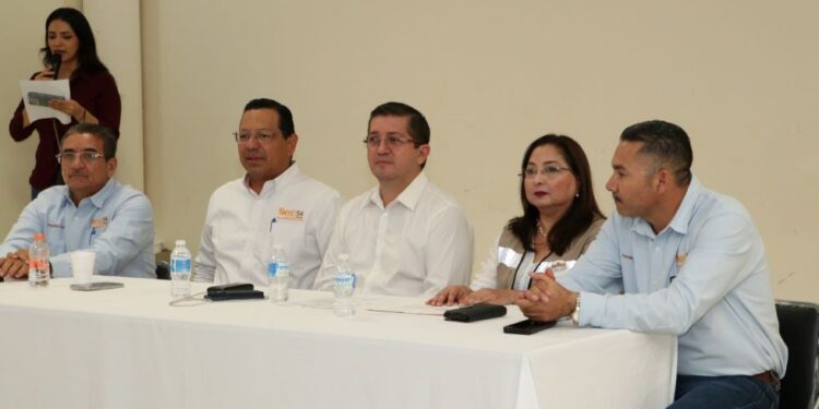 Da Elías Retes banderazo a rehabilitación de estacionamiento de oficinas del SNTE 54
