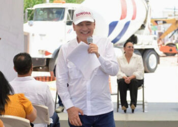 Resuelve Gobernador Durazo derrame de aguas negras en Guaymas