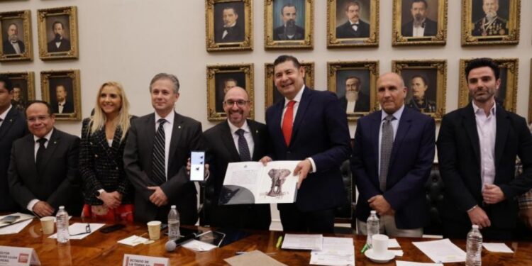 Armenta de la mano con las MIPyMES para el impulso de la economía familiar