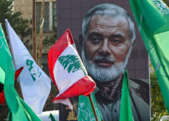 Aumenta tensión en sepelio de líder de Hamas regional