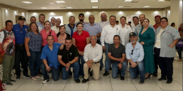 Benefician rotarios hermosillo pitic a Navojoenses con “Regalo de vista”