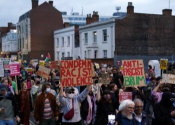 Grandes medios, «cómplices de racismo»