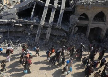 Ataque de Israel a escuela en Gaza deja 100 muertos