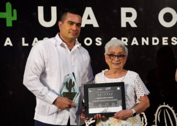 Gobierno de Sonora galardona a las personas mayores con el Reconocimiento Sahuaro 2024