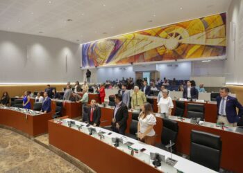 Exhorta Congreso de Sonora a SICT a fortalecer la movilidad en aeropuertos