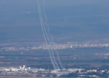 Ataques israelíes en el sur de Líbano dejan más de 180 muertos