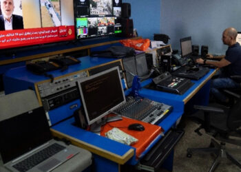 Allanan fuerzas israelíes Al Jazeera en Cisjordania; la cierran por 45 días