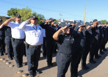 Recibe SSPM inicio de mes patrio con lunes cívico