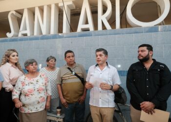 Emprende ‘Beto’ Vázquez rehabilitación de baños del Mercado Municipal