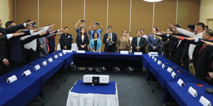 Insta Alcalde JFGN a trabajar con honestidad y ética a colaboradores