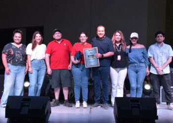 Premian Toño Astiazarán y Patty Ruibal a ganadores de Dogo Fest