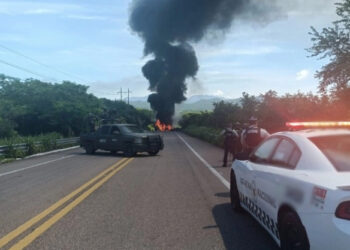 Cierran circulación en carretera Villa Unión-Durango por bloqueos en Concordia