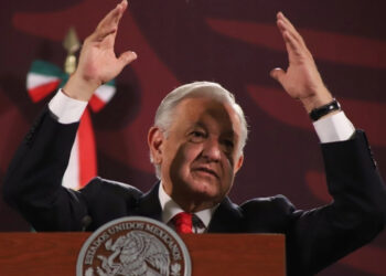 Paristas del Poder Judicial defienden privilegios: López Obrador