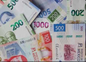 Peso inicia la semana en terreno positivo