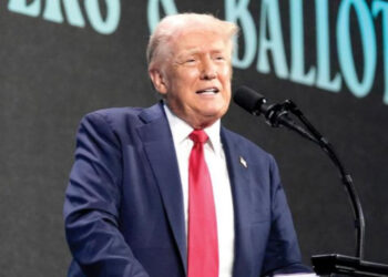 ‘Estoy bien’, dice Donald Trump tras tiroteo en su campo de golf; FBI investiga intento de asesinato