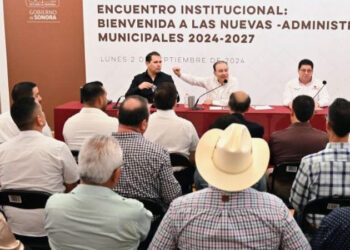 Refrenda Gobernador Durazo compromiso de gobierno municipalista en reunión con alcaldes electos