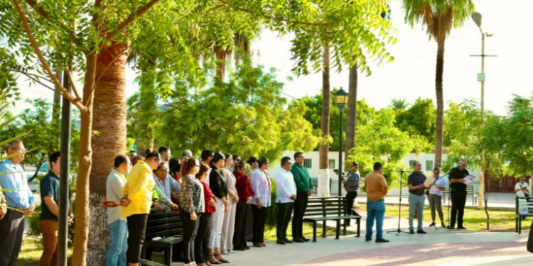 Realiza Ayuntamiento de Guaymas ceremonia cívica en el monumento a Miguel Hidalgo y Costilla