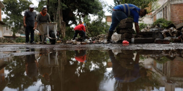 Lluvias vuelven a provocar inundaciones en Chalco