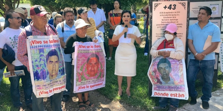 Inauguran memorial por los 43 de Ayotzinapa en Chilpancingo