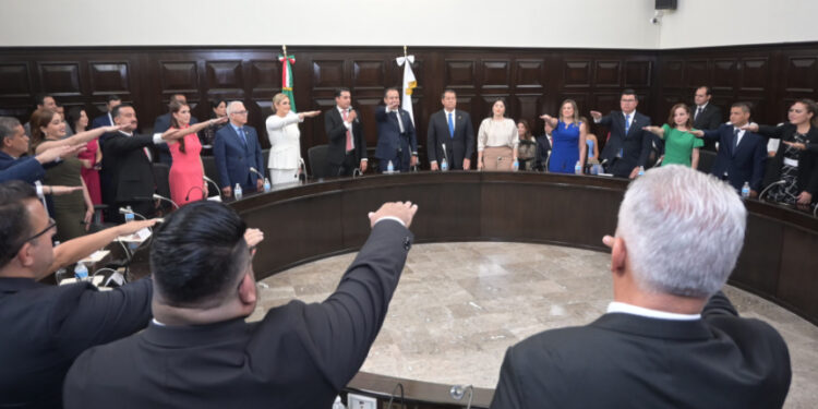 Toño Astiazarán Gutiérrez rindió protesta formal como Presidente Municipal para el periodo 2024-2027