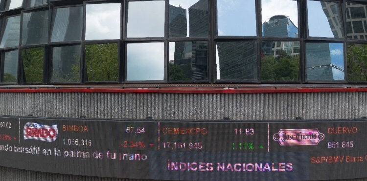 Arranca el peso con variación de 19.74 unidades por dólar