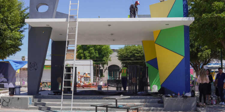 Inicio de Remozamiento de la Plaza Benito Juárez