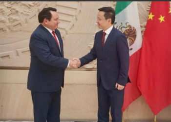 Joaquín Díaz Mena se reúne con Zhang Run, embajador de China en México