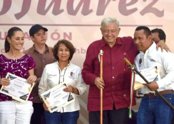 Inauguran AMLO y Sheinbaum Camino de Benito Juárez en Oaxaca
