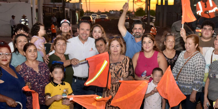 Inicia Alcalde de Hermosillo etapa de pavimentación en la avenida Sóstenes Rocha
