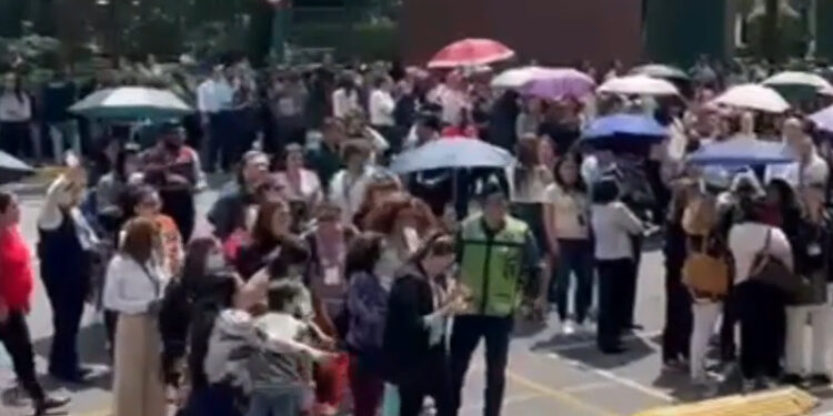 Evacuan por simulacro a 21 mil personas de edificios del PJCDMX