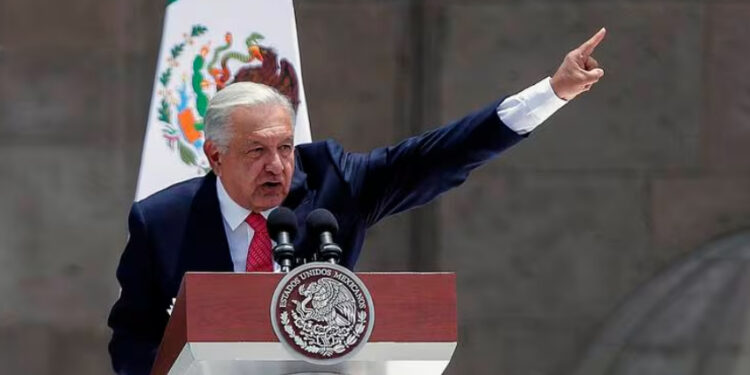 “Con la conciencia tranquila”, AMLO transfiere a Claudia plaza y pendientes