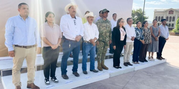 Realizan ceremonia de izamiento de Bandera