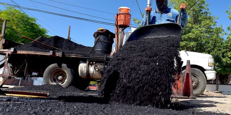 Con el programa Viernes en Tu Colonia se repararon baches en calles de la colonia Nueva España