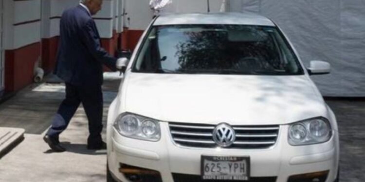 AMLO y Sheinbaum salen rumbo al Congreso para la toma de protesta
