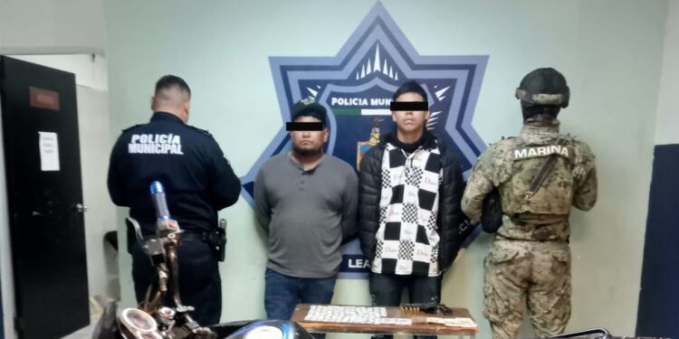 Captura SSPM Y MARINA a tres en operativo mixto, aseguran drogas y arma de fuego