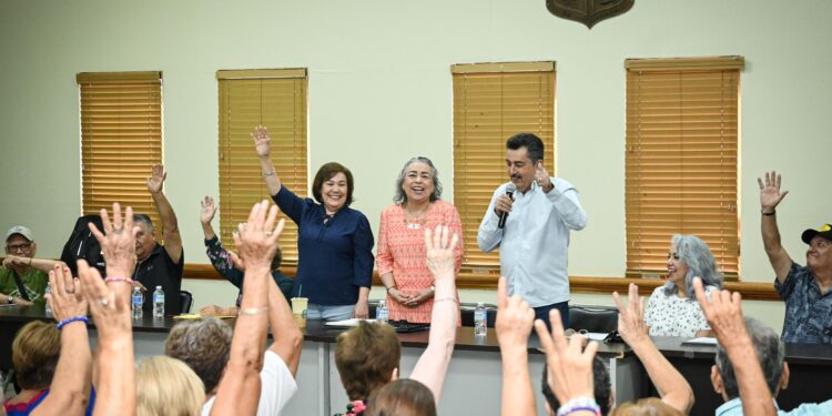 Refrenda alcalde Javier Lamarque Lazos con la asociación de jubilados y pensionados del ayuntamiento