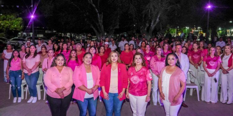 Huatabampo se Ilumina de Rosa por Mes de la Concientización sobre el Cáncer de Mama
