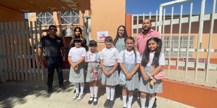 Se coordinan Educación Municipal y Oomapas para certificar escuelas
